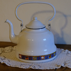 Antique enamel kettle farmhouse decor – vintage kitchen collectible