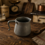 Petit pichet ancien aluminium vintage